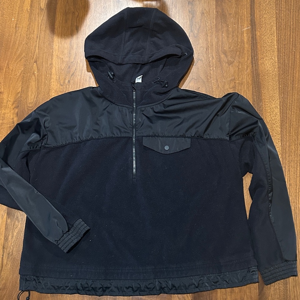 Athleta size small Black Hooded cropped Pullover Jacket - fleece and nylon